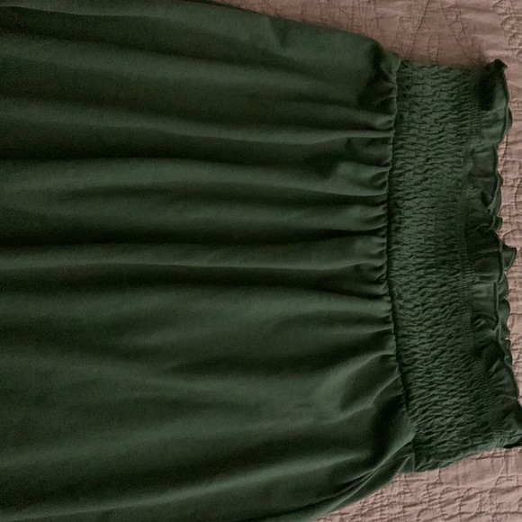 Hunter green skirt - Picture 2 of 4